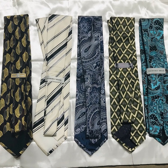 Big sale.  7 long ties for $40 you can't miss it.  a must buy usedgood condition - Picture 6 of 12
